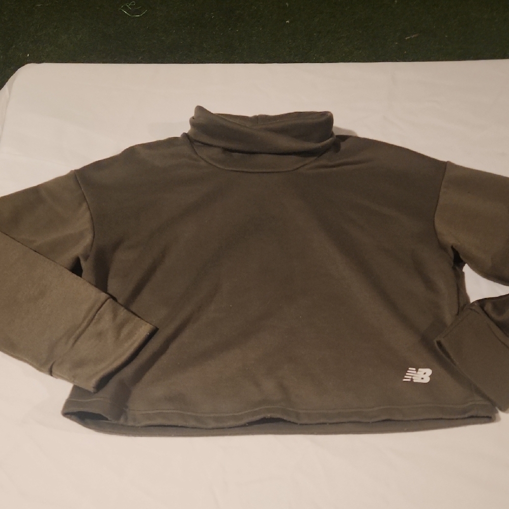 New Balance Crop Top Olive Sweater